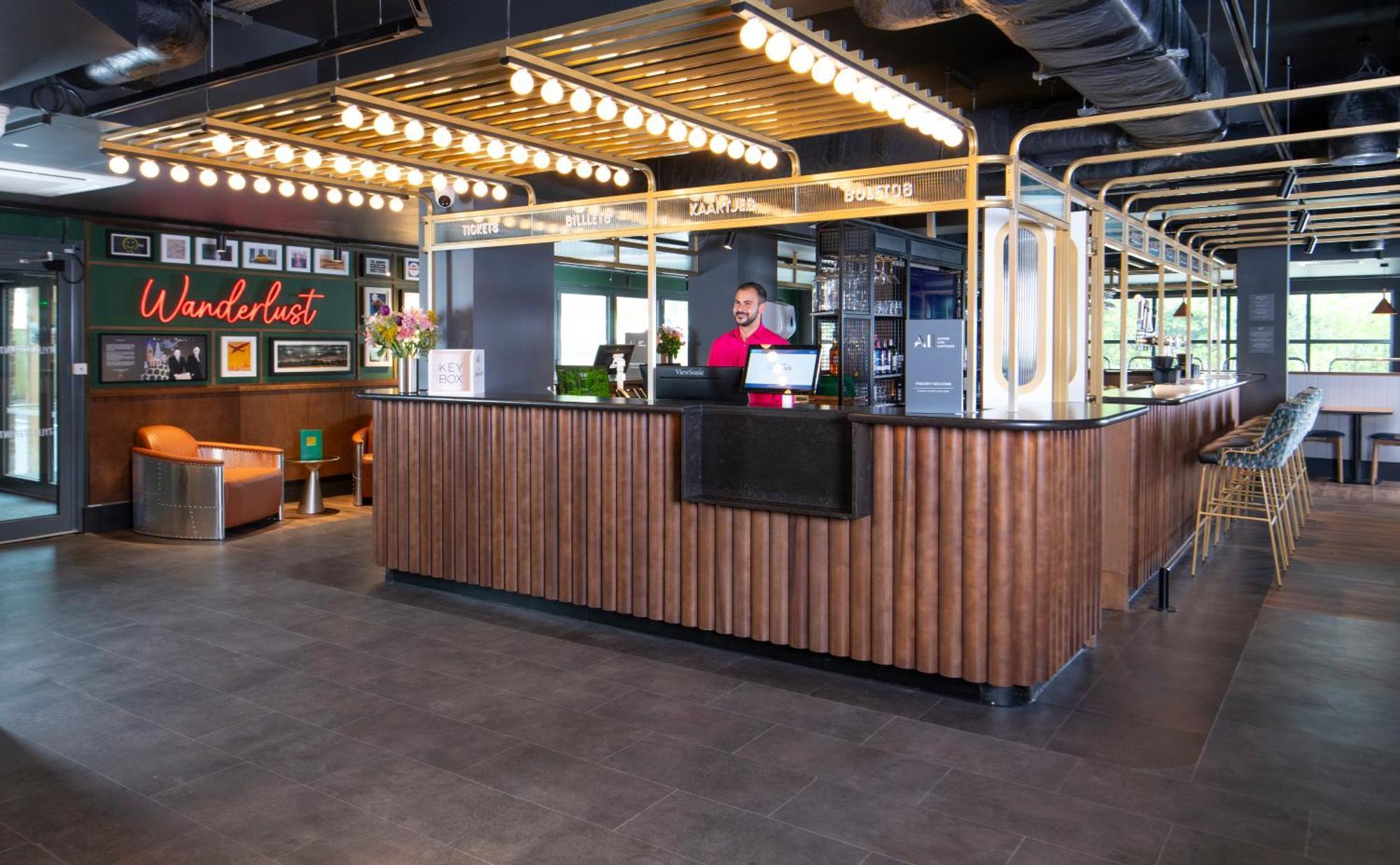 Ibis Styles London Gatwick Airport Hotel Crawley Kültér fotó