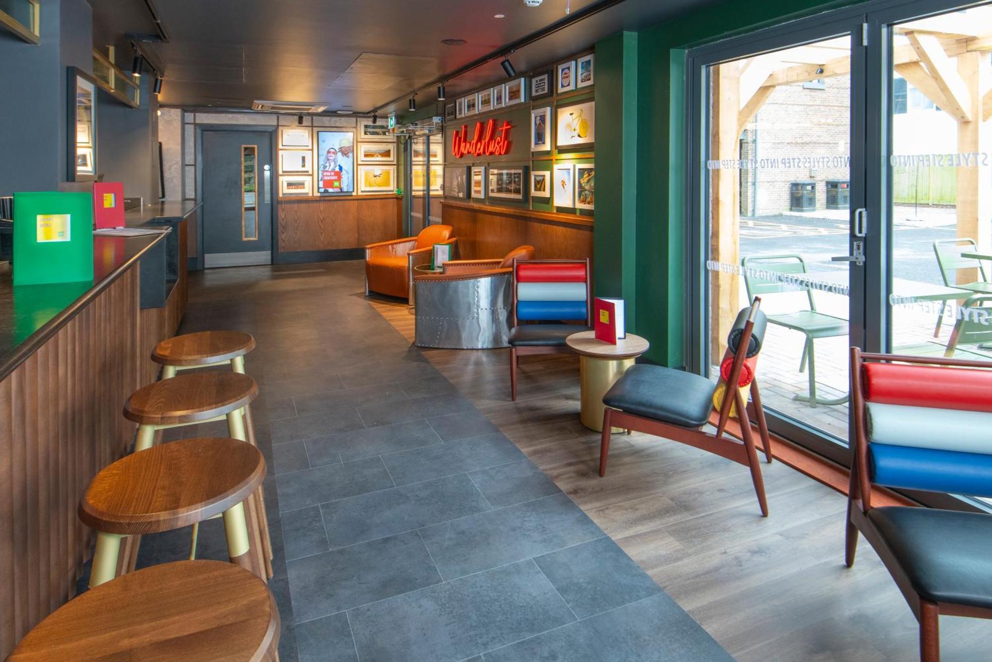 Ibis Styles London Gatwick Airport Hotel Crawley Kültér fotó