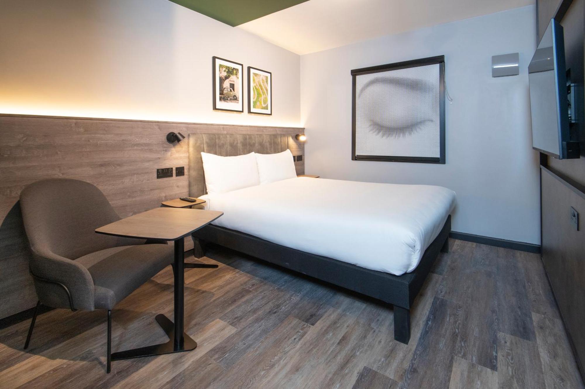 Ibis Styles London Gatwick Airport Hotel Crawley Kültér fotó