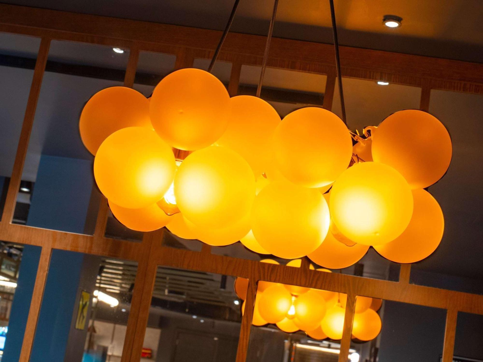 Ibis Styles London Gatwick Airport Hotel Crawley Kültér fotó