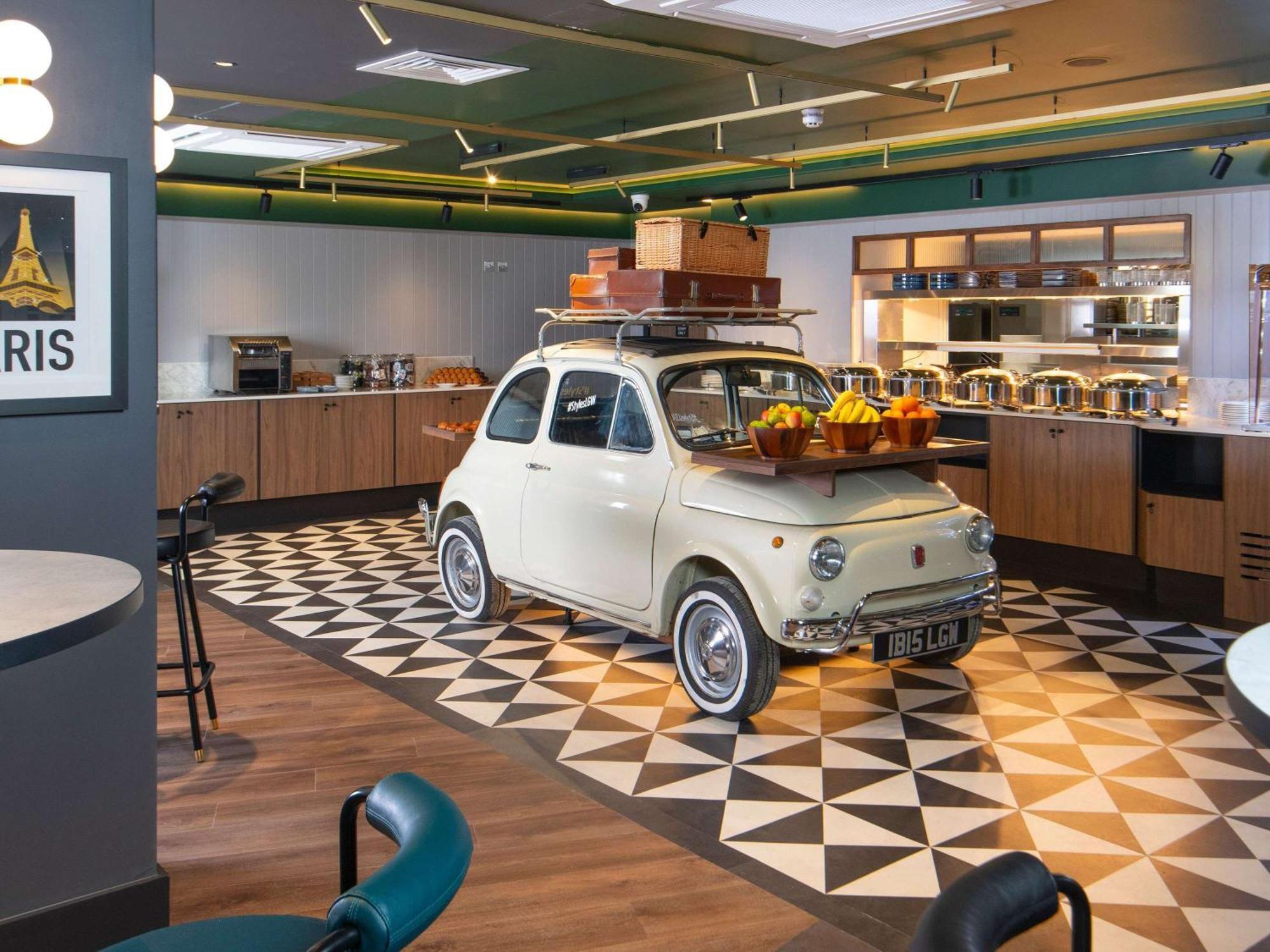 Ibis Styles London Gatwick Airport Hotel Crawley Kültér fotó
