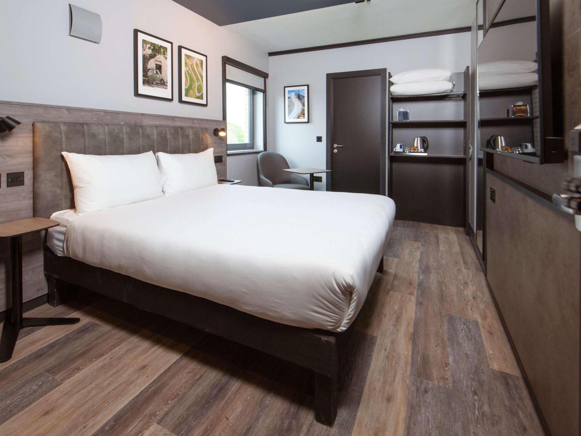 Ibis Styles London Gatwick Airport Hotel Crawley Kültér fotó