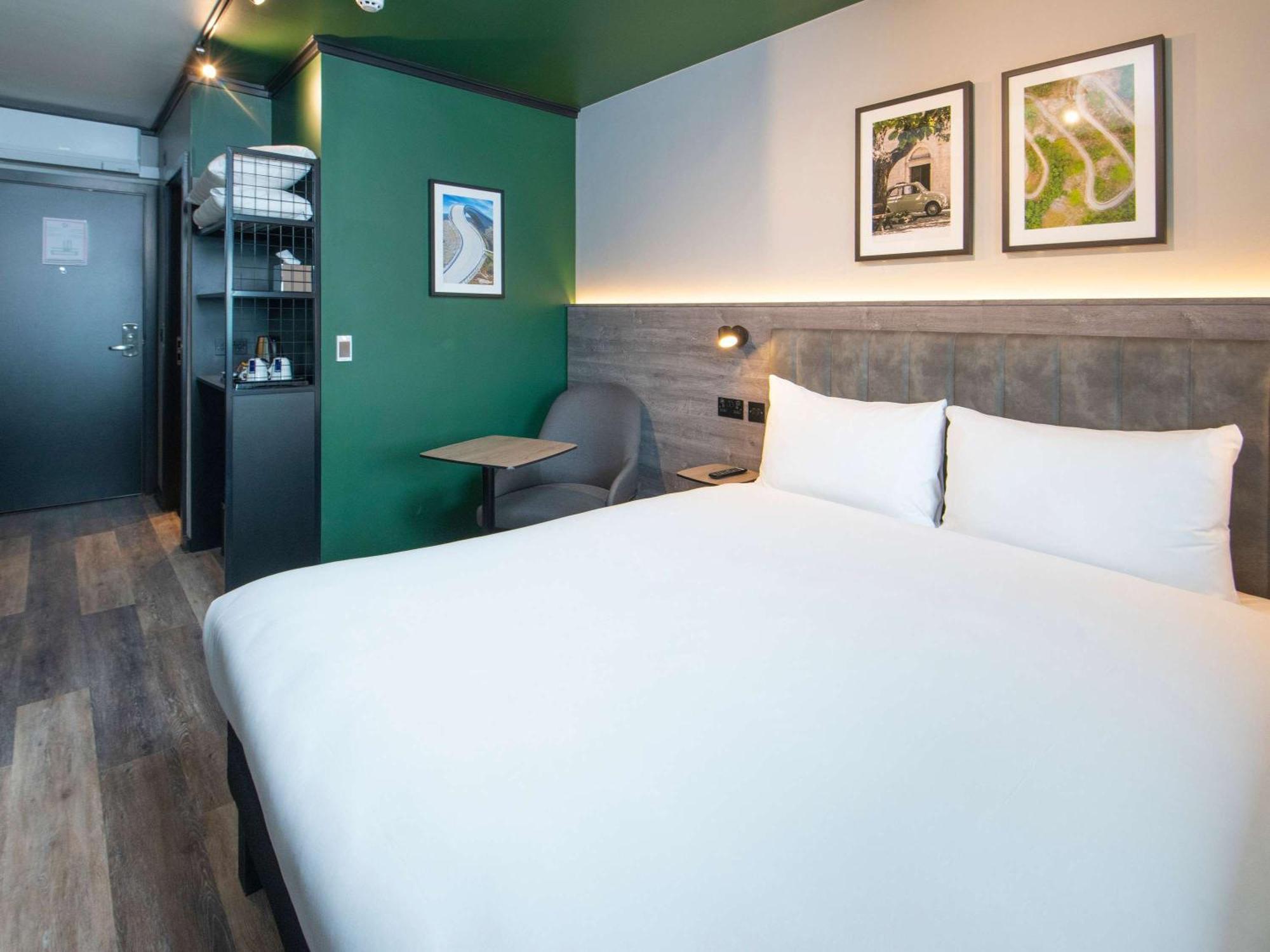 Ibis Styles London Gatwick Airport Hotel Crawley Kültér fotó