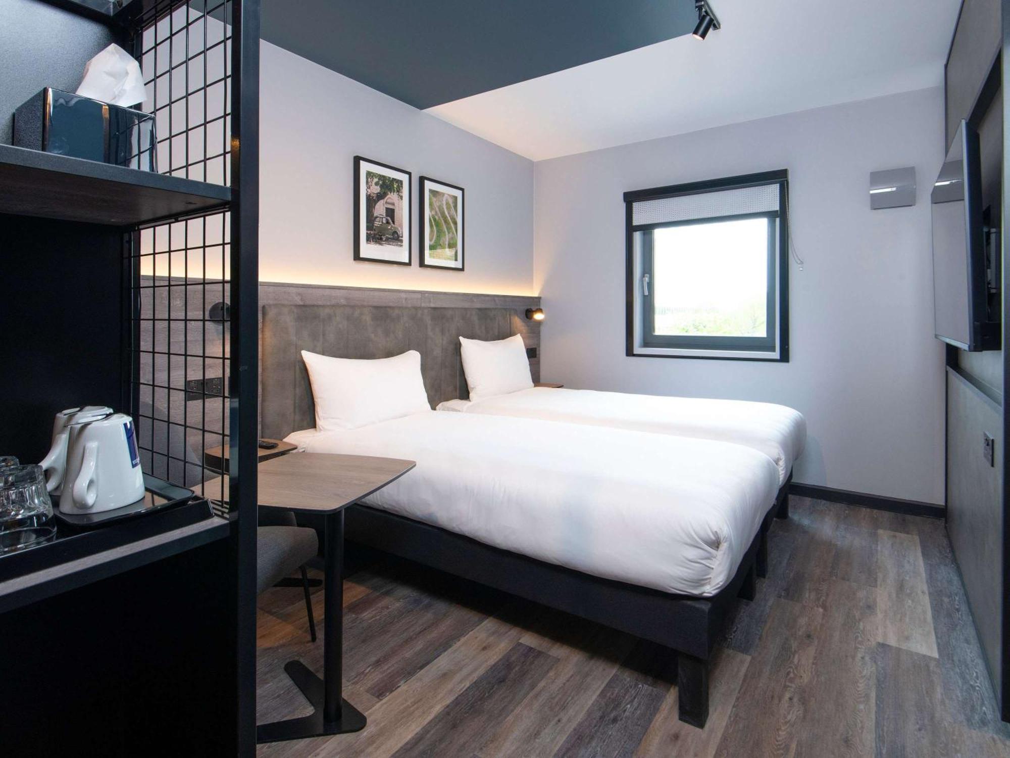 Ibis Styles London Gatwick Airport Hotel Crawley Kültér fotó