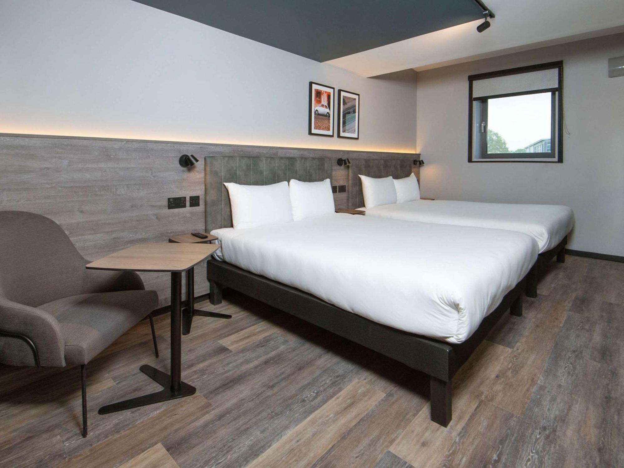 Ibis Styles London Gatwick Airport Hotel Crawley Kültér fotó