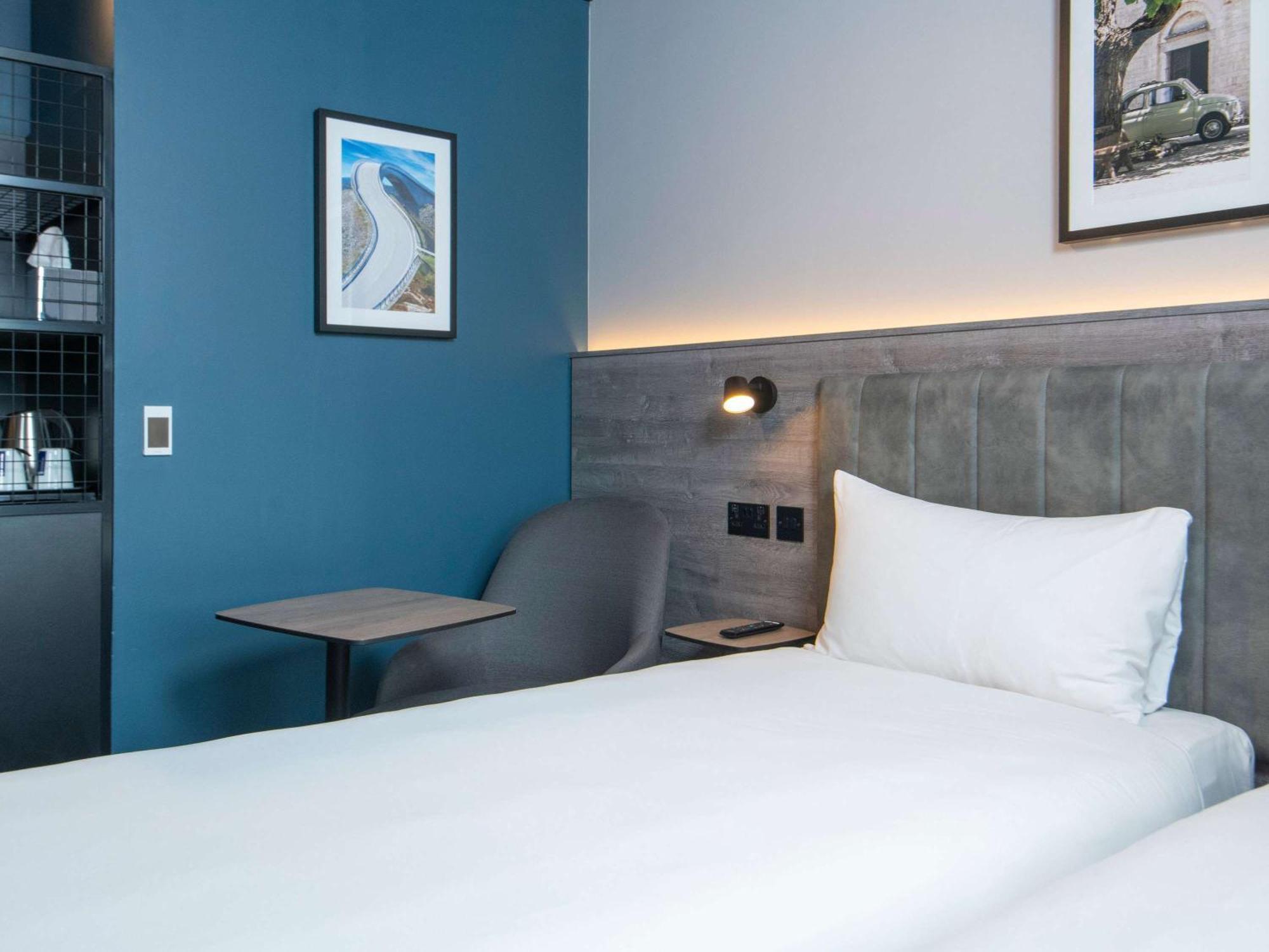 Ibis Styles London Gatwick Airport Hotel Crawley Kültér fotó