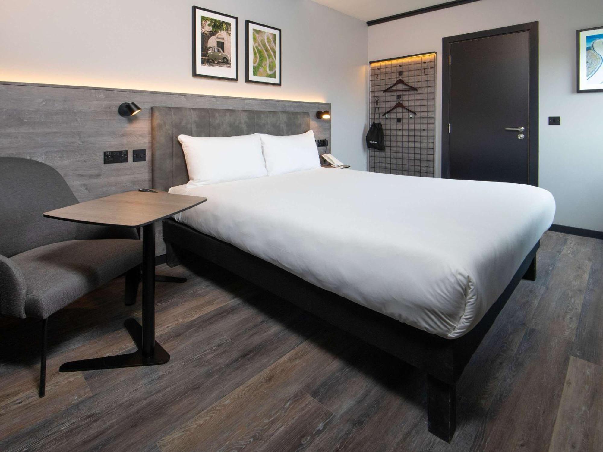 Ibis Styles London Gatwick Airport Hotel Crawley Kültér fotó