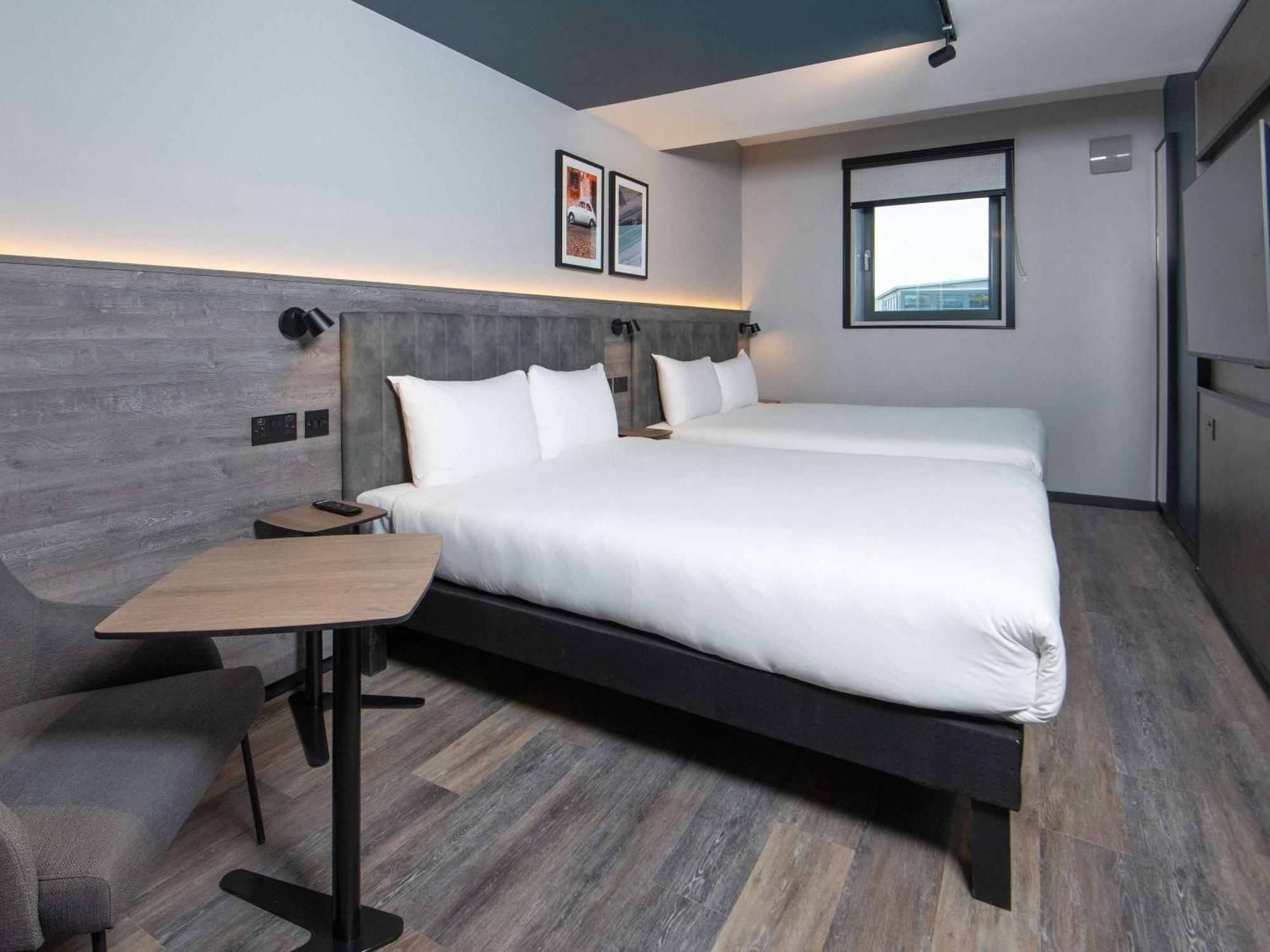 Ibis Styles London Gatwick Airport Hotel Crawley Kültér fotó