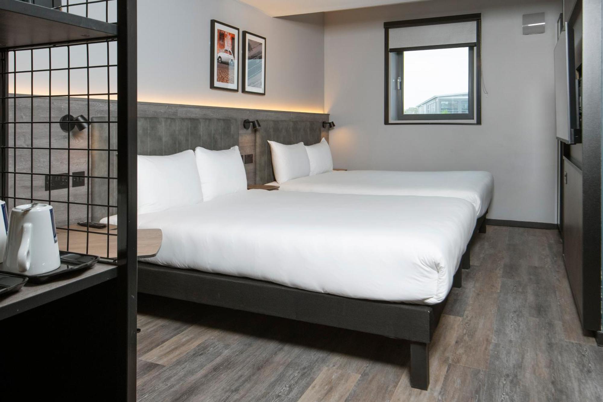 Ibis Styles London Gatwick Airport Hotel Crawley Kültér fotó