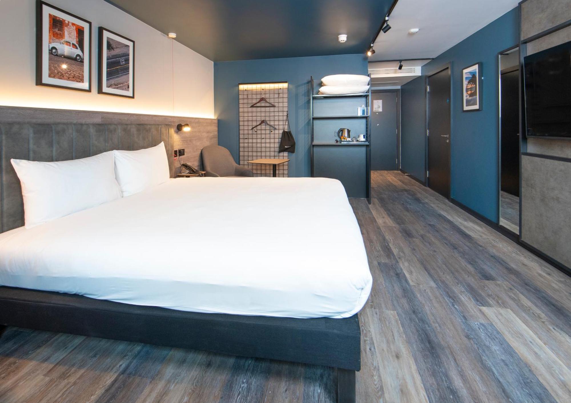 Ibis Styles London Gatwick Airport Hotel Crawley Kültér fotó